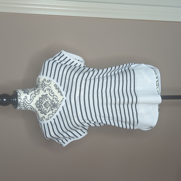 Witchery striped cap sleeve blouse Size M - Picture 1 of 4